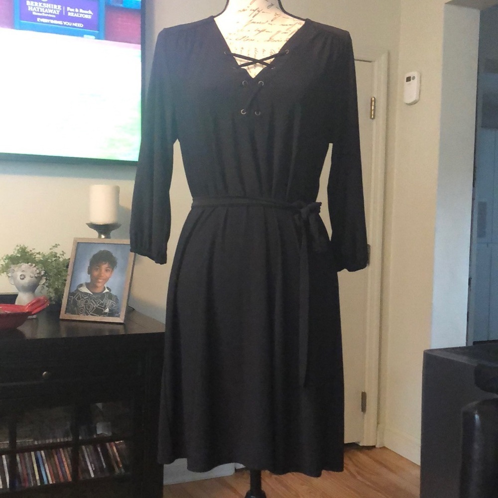 LAST CHANCE 💄 Luxology Belted Black Dress, size 8
